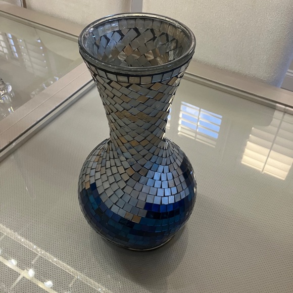 Glittering Mirrored Mosaic Vase - Picture 4 of 5